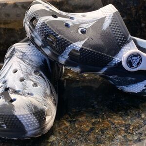 Crocs Marbled Black and White Youth / Toddler